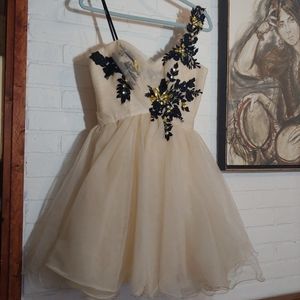 Bee Darlin Formal dress